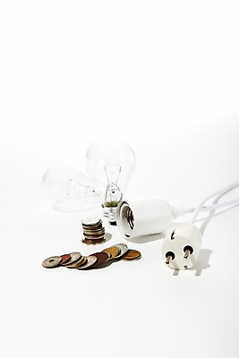 포토 JPG 스튜디오촬영 돈 전구 실내 사람없음 자연보호 환경 동전 에너지 절약 그린에너지 콘센트 보호 환경보전 에너지절약 국내포토 컨셉 자연 내부 재산 사회이슈 파일형식