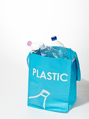 포토 JPG 스튜디오촬영 실내 사람없음 자연보호 환경 에너지 절약 그린에너지 보호 플라스틱 환경보전 에너지절약 페트병 부직포가방 타포린가방 국내포토 컨셉 가방 자연 재질 내부 사회이슈 병_담는 파일형식