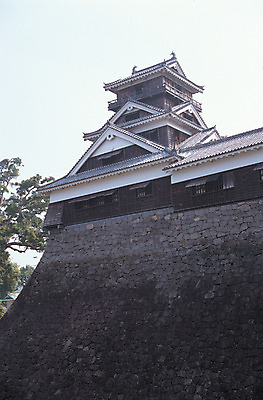 포토 JPG 주간 해외풍경 해외 건축물 건축 해외건축 풍경 사람없음 야외 건물 일본 동양건축 성 일본건축 구마모토성 산성 일본성 국내포토 자연요소 아시아 구마모토 파일형식 동양