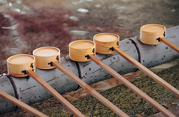 포토 JPG 주간 해외풍경 해외 아시아 종교 풍경 사람없음 야외 물 일본 사찰 사원 바가지 사당 신사_일본건축 국내포토 자연요소 나라 종교건축 일본건축 파일형식