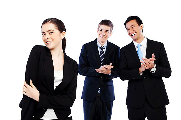 포토 JPG 스튜디오촬영 서양인 외국인 해외기획촬영 여자 2011년태국 남자 포즈 비즈니스 모션 실내 서기 미소 웃음 누끼 사람 정장 손짓 상반신 20대 성인 세명 경쟁 기쁨 비즈니스맨 비즈니스우먼 목표 박수 격려 청년만 성인만 국내포토 옷 감정 컨셉 표정 인종 청년 내부 직장인 파일형식