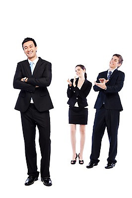 포토 JPG 스튜디오촬영 전신 서양인 외국인 해외기획촬영 여자 2011년태국 남자 포즈 비즈니스 모션 실내 서기 미소 웃음 누끼 사람 정장 손짓 20대 성인 세명 팔짱 경쟁 기쁨 비즈니스맨 비즈니스우먼 목표 박수 격려 청년만 성인만 국내포토 옷 감정 컨셉 표정 인종 청년 내부 직장인 파일형식