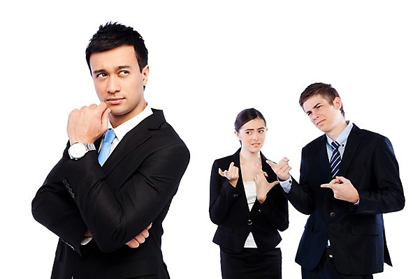포토 JPG 스튜디오촬영 서양인 외국인 해외기획촬영 여자 2011년태국 남자 포즈 비즈니스 모션 실내 표정 대화 서기 누끼 사람 정장 손짓 상반신 20대 성인 세명 경쟁 가리킴 비즈니스맨 비즈니스우먼 찡그림 목표 뒷담화 잘난척 험담 청년만 성인만 국내포토 옷 컨셉 말하기 인종 청년 내부 직장인 파일형식