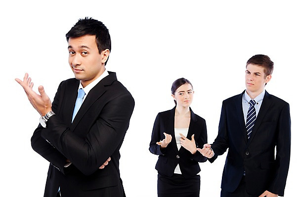 포토 JPG 스튜디오촬영 서양인 외국인 해외기획촬영 여자 2011년태국 남자 포즈 비즈니스 모션 실내 표정 대화 서기 누끼 사람 정장 손짓 상반신 20대 성인 세명 경쟁 가리킴 비즈니스맨 비즈니스우먼 찡그림 목표 뒷담화 험담 황당 청년만 성인만 의아 국내포토 옷 감정 컨셉 말하기 인종 청년 내부 직장인 파일형식