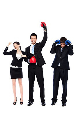 포토 JPG 스튜디오촬영 전신 서양인 외국인 해외기획촬영 여자 2011년태국 남자 포즈 비즈니스 모션 실내 서기 미소 웃음 누끼 사람 정장 손짓 20대 성인 세명 팔짱 경쟁 권투 기쁨 슬픔 우승 권투글러브 비즈니스맨 비즈니스우먼 목표 라이벌 싸움 패배 권투용품 승리자 승자 청년만 성인만 국내포토 옷 감정 스포츠용품 컨셉 표정 인종 청년 내부 격투기 글러브 최고 직장인 파일형식