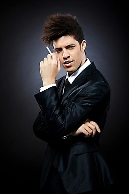 포토 JPG 스튜디오촬영 서양인 외국인 해외기획촬영 남자 2010년태국 포즈 비즈니스 모션 흡연 담배 실내 한명 서기 들기 사람 정장 손짓 상반신 20대 성인 비즈니스맨 한개비 남자만 남자한명만 성인남자만 청년만 청년남자만 청년남자한명만 성인한명만 성인남자한명만 성인만 국내포토 1 옷 인종 청년 내부 직장인 파일형식