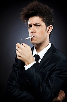 포토 JPG 스튜디오촬영 서양인 외국인 해외기획촬영 남자 2010년태국 포즈 비즈니스 모션 불 흡연 담배 실내 한명 서기 들기 사람 정장 손짓 상반신 20대 성인 비즈니스맨 라이터 한개비 남자만 남자한명만 성인남자만 청년만 청년남자만 청년남자한명만 성인한명만 성인남자한명만 성인만 국내포토 자연요소 1 옷 인종 청년 내부 직장인 파일형식