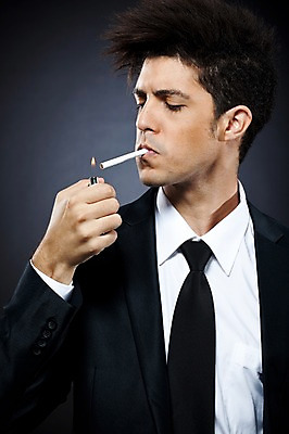 포토 JPG 스튜디오촬영 서양인 외국인 해외기획촬영 남자 2010년태국 포즈 비즈니스 모션 불 흡연 담배 실내 한명 서기 들기 사람 정장 손짓 상반신 20대 성인 옆모습 비즈니스맨 라이터 한개비 남자만 남자한명만 성인남자만 청년만 청년남자만 청년남자한명만 성인한명만 성인남자한명만 성인만 국내포토 자연요소 1 옷 뷰포인트 인종 청년 내부 직장인 파일형식