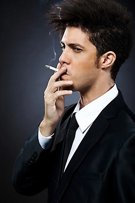 포토 JPG 스튜디오촬영 서양인 외국인 해외기획촬영 남자 2010년태국 포즈 비즈니스 모션 흡연 담배 실내 한명 서기 들기 사람 정장 손짓 상반신 20대 성인 옆모습 비즈니스맨 연기 담배연기 한개비 남자만 남자한명만 성인남자만 청년만 청년남자만 청년남자한명만 성인한명만 성인남자한명만 성인만 국내포토 1 옷 뷰포인트 인종 청년 내부 직장인 파일형식