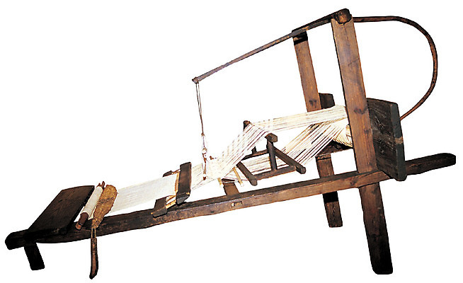 포토 JPG 스튜디오촬영 한국문화 한국전통 전통 전통문화 생활용품 전통소품 실내 틀 누끼 사람없음 목재 기구 도구 솜 삼베 모시 오브젝트 명주 명주짜기 방직기 베틀 국내포토 나무 동양문화 문화 재료 한국 내부 직물 농기구 짜기 파일형식 천_직물