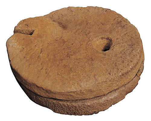 포토 JPG 스튜디오촬영 한국문화 한국전통 전통 전통문화 생활용품 전통소품 실내 누끼 사람없음 한개 돌_바위 도구 농기구 오브젝트 맷돌 국내포토 1 동양문화 문화 농업 한국 내부 파일형식