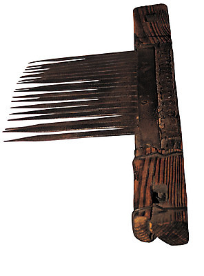 포토 JPG 스튜디오촬영 한국문화 한국전통 전통 전통문화 생활용품 전통소품 실내 누끼 사람없음 목재 한개 도구 농기구 오브젝트 벼훑이 탈곡기 홀태 국내포토 나무 1 동양문화 문화 농업 재료 한국 내부 파일형식