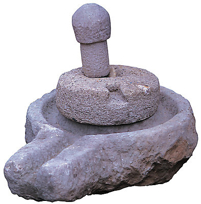 포토 JPG 스튜디오촬영 한국문화 한국전통 전통 전통문화 생활용품 전통소품 실내 누끼 사람없음 한개 돌_바위 도구 농기구 오브젝트 맷돌 국내포토 1 동양문화 문화 농업 한국 내부 파일형식