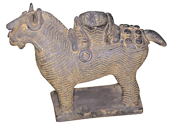 포토 JPG 스튜디오촬영 동물 한국문화 한국전통 전통 전통문화 유물 전통소품 실내 누끼 사람없음 한개 골동품 말 빈티지 오브젝트 점토 동물모양 토기 마상배 국내포토 모양 1 동양문화 문화 컨셉 한국 내부 용기 파일형식