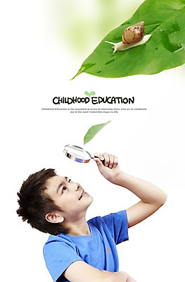 PSD 편집 편집이미지 학생 교육 어린이 잎 돋보기 나뭇잎 한명 사람 소년 달팽이 남자만 남자한명만 어린이만 소년만 소년한명만 이미지편집 식물 1 남자 연체동물 파일형식