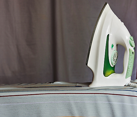 포토 JPG 해외이미지 무료이미지 옷 백그라운드 컨셉 가사 가족 탁자 주택 사람없음 방 장비 선탠 빨래 수증기 철 온도 다리미질 해외202105 해외포토 가구 관계 건물 파일형식