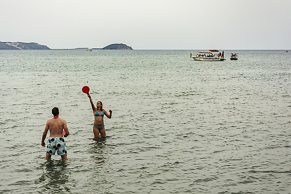 포토 JPG 해외이미지 라이프스타일 스포츠 바다 공 놀이 휴가 사람 사람없음 물 수영 라켓 수평선 해외202105 해외포토 자연요소 스포츠용품 생활 수상스포츠 파일형식