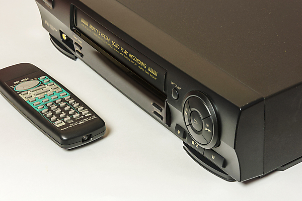 포토 JPG 해외이미지 놀이 버튼 주택 사람없음 전자제품 검은색 장비 수확 연결 복고 테이프 멀리 스위치 동영상 되감기 복잡 삽입 옛날 제어 해외202105 해외포토 컬러 컨셉 농업 문구용품 건물 파일형식