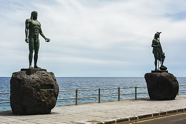 포토 JPG 해외이미지 구름 계절 섬 여행 자연 날씨 휴가 거리 협상 풍경 사람없음 물 조각상 숫자 여행객 맑음 산책 산책로 도시 역사 스페인 받침대 화산 지역 청동 대서양 천연기념물 루트 해외202105 해외포토 자연요소 문자 유럽 길 바다 비즈니스 휴식 산 사람 조형물 생태계 파일형식