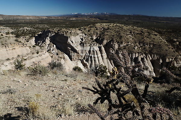 포토 JPG 해외이미지 모양 모래 산 멕시코 건조 텐트 풍경 사람없음 파란색 컬러풀 운동 골짜기 절벽 하이킹 사막 바위 흰색 부식 피라미드 좁은 사암 원뿔 목각 천연기념물 강렬 뉴멕시코 서쪽 전국 절정 흥미 해외202105 해외포토 도형 건축물 컬러 컨셉 북아메리카 자연 레저 건강 캠핑도구 돌_바위 방향 랜드마크 파일형식