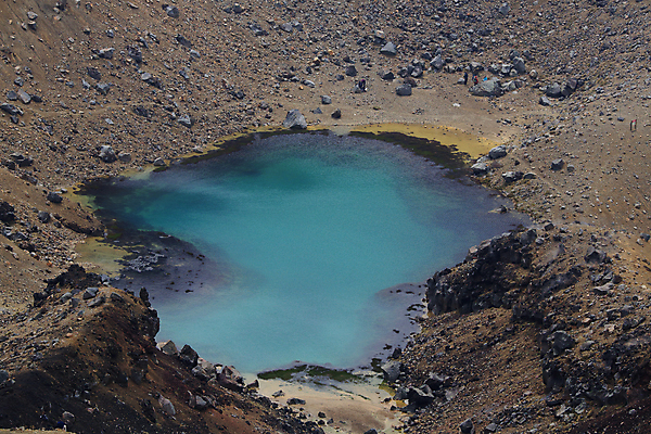 포토 JPG 해외이미지 구름 호수 하늘 새로움 산 따뜻함 사람없음 빨간색 초록색 파란색 반사 등산 하이킹 세계문화유산 폭발 화산 뉴질랜드 에메랄드 분화구 용암 산악지대 건너기 유황 절정 지열 지질학 터키석 해외202105 해외포토 자연요소 교육 컬러 컨셉 모션 레저 트래킹 문화재 오세아니아 보석 파일형식