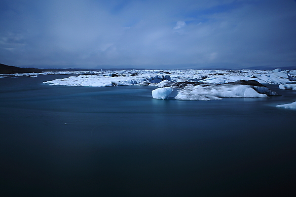 포토 JPG 해외이미지 구름 공원 유럽 호수 파도 바다 여행 백그라운드 겨울 자연 하늘 휴가 산 아이슬란드 풍경 사람없음 야외 물 여름 파란색 글로벌 반사 환경 냉동 얼음 추위 흰색 녹음 북극 빙하 빙산 북쪽 석호 내추럴 웅장함 전국 해외202105 해외포토 자연요소 계절 공공시설 나라 컬러 기록 극지방 방향 생태계 파일형식