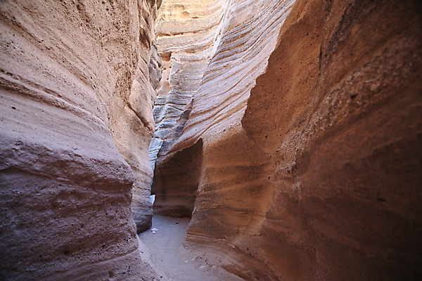 포토 JPG 해외이미지 모양 모래 산 멕시코 건조 텐트 풍경 사람없음 파란색 컬러풀 운동 골짜기 절벽 하이킹 사막 바위 흰색 부식 피라미드 좁은 사암 원뿔 목각 천연기념물 강렬 뉴멕시코 서쪽 전국 절정 흥미 해외202105 해외포토 도형 건축물 컬러 컨셉 북아메리카 자연 레저 건강 캠핑도구 돌_바위 방향 랜드마크 파일형식