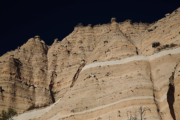 포토 JPG 해외이미지 모양 모래 산 멕시코 건조 텐트 풍경 사람없음 파란색 컬러풀 운동 골짜기 절벽 하이킹 사막 바위 흰색 부식 피라미드 좁은 사암 원뿔 목각 천연기념물 강렬 뉴멕시코 서쪽 전국 절정 흥미 해외202105 해외포토 도형 건축물 컬러 컨셉 북아메리카 자연 레저 건강 캠핑도구 돌_바위 방향 랜드마크 파일형식
