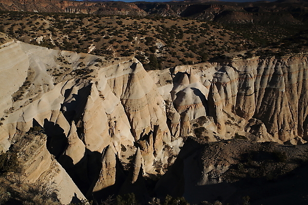 포토 JPG 해외이미지 모양 모래 산 멕시코 건조 텐트 풍경 사람없음 파란색 컬러풀 운동 골짜기 절벽 하이킹 사막 바위 흰색 부식 피라미드 좁은 사암 원뿔 목각 천연기념물 강렬 뉴멕시코 서쪽 전국 절정 흥미 해외202105 해외포토 도형 건축물 컬러 컨셉 북아메리카 자연 레저 건강 캠핑도구 돌_바위 방향 랜드마크 파일형식