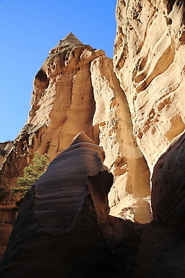 포토 JPG 해외이미지 모양 모래 산 멕시코 건조 텐트 풍경 사람없음 파란색 컬러풀 운동 골짜기 절벽 하이킹 사막 바위 흰색 부식 피라미드 좁은 사암 원뿔 목각 천연기념물 강렬 뉴멕시코 서쪽 전국 절정 흥미 해외202105 해외포토 도형 건축물 컬러 컨셉 북아메리카 자연 레저 건강 캠핑도구 돌_바위 방향 랜드마크 파일형식