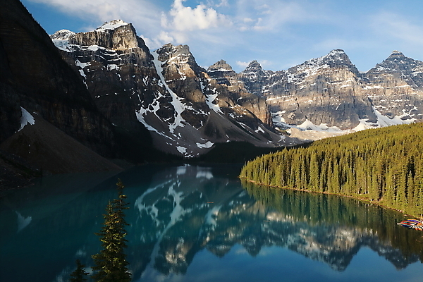 포토 JPG 해외이미지 구름 공원 호수 여행 신발 캐나다 자연 산 풍경 사람없음 야외 물 여름 파란색 컬러풀 반사 평화 미국 하이킹 정상 숲 순수 에메랄드 격려 북쪽 강렬 깊이 밴프 앨버타 양발 전국 절정 터키석 해외202105 해외포토 자연요소 계절 공공시설 감정 컬러 컨셉 북아메리카 모션 레저 보석 방향 생태계 파일형식