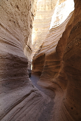 포토 JPG 해외이미지 모양 모래 산 멕시코 건조 텐트 풍경 사람없음 파란색 컬러풀 운동 골짜기 절벽 하이킹 사막 바위 흰색 부식 피라미드 좁은 사암 원뿔 목각 천연기념물 강렬 뉴멕시코 서쪽 전국 절정 흥미 해외202105 해외포토 도형 건축물 컬러 컨셉 북아메리카 자연 레저 건강 캠핑도구 돌_바위 방향 랜드마크 파일형식