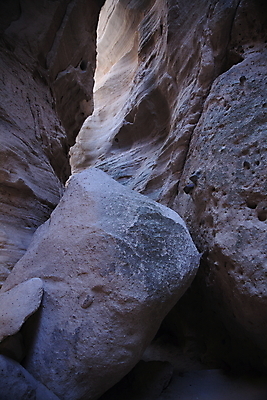 포토 JPG 해외이미지 모양 모래 산 멕시코 건조 텐트 풍경 사람없음 파란색 컬러풀 운동 골짜기 절벽 하이킹 사막 바위 흰색 부식 피라미드 좁은 사암 원뿔 목각 천연기념물 강렬 뉴멕시코 서쪽 전국 절정 흥미 해외202105 해외포토 도형 건축물 컬러 컨셉 북아메리카 자연 레저 건강 캠핑도구 돌_바위 방향 랜드마크 파일형식