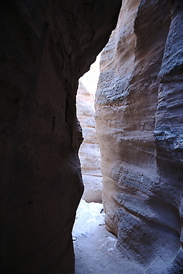 포토 JPG 해외이미지 모양 모래 산 멕시코 건조 텐트 풍경 사람없음 파란색 컬러풀 운동 골짜기 절벽 하이킹 사막 바위 흰색 부식 피라미드 좁은 사암 원뿔 목각 천연기념물 강렬 뉴멕시코 서쪽 전국 절정 흥미 해외202105 해외포토 도형 건축물 컬러 컨셉 북아메리카 자연 레저 건강 캠핑도구 돌_바위 방향 랜드마크 파일형식