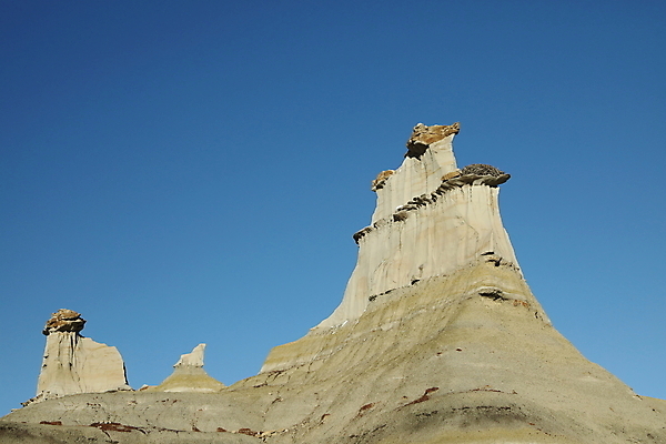포토 JPG 해외이미지 구름 여행 자연 벽지 하늘 건조 풍경 사람없음 야외 가로 빨간색 컬러풀 검은색 미국 버섯 침묵 고요 황혼 하이킹 사막 바위 황무지 장면 사암 뉴멕시코 특별함 해외202105 해외포토 자연요소 컬러 컨셉 북아메리카 레저 소리 일몰 돌_바위 생태계 파일형식