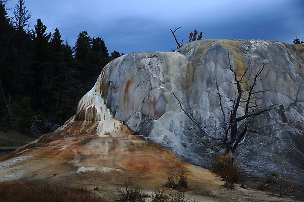 포토 JPG 해외이미지 공원 여행 오렌지 자연 산 풍경 사람없음 야외 물 여름 갈색 노란색 환경 골짜기 계곡 미국 페인트 봄 폭포 뜨거움 팔레트 화산 장면 지역 암초 멸종위기동물 내추럴 매머드 생태학 오아시스 와이오밍 전국 지열 지진 해외202105 해외포토 자연요소 동물 계절 공공시설 교육 컬러 북아메리카 과일 자연재해 생태계 파일형식 멸종위기종