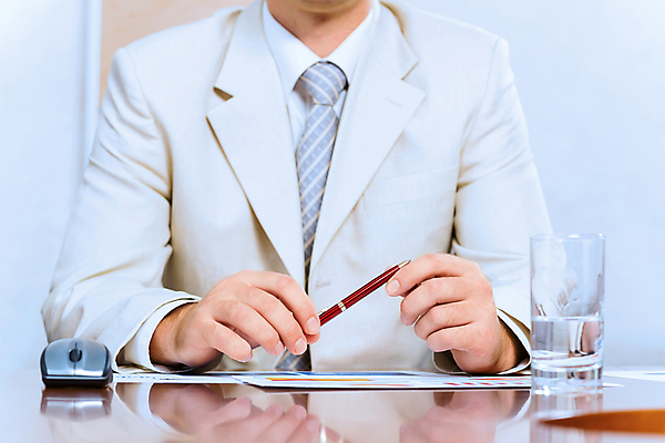 포토 JPG 해외이미지 백인 직업 라이프스타일 손 응시 남자 컨셉 비즈니스 CEO 사업가 통신 손가락 직장 사람 성인 사람없음 사무실 볼펜 판매 거래 인사 비즈니스맨 메시지 종업원 계약 부름 환영 변호사 경영 마지막 소셜 치프 세관 해외202004 해외202105 해외포토 서양인 시선 회사 모션 생활 신체부위 펜 예절 직장인 파일형식 관세청