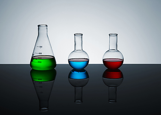 포토 JPG 해외이미지 산업 안경 과학 백그라운드 건강 실험 사람없음 가로 초록색 컬러풀 약 반사 노란색 보라색 침묵 흰색 기구 공구 투명 액체 그룹 실험실 닫기 생명공학 컨테이너 약국 제비꽃 묘사 생물학 비커 유리그릇 원뿔 개발 화학물질 카피스페이스 해외202004 해외202105 해외포토 도형 그릇 잡화 교육 꽃 컬러 의학 모션 유리 실험기구 소리 공백 도구 화학 파일형식