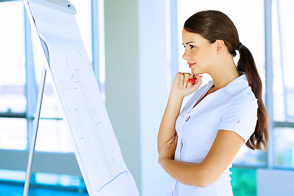 포토 JPG 해외이미지 백인 학생 손 행복 무기 백그라운드 컨셉 비즈니스 사업가 통신 성공 협력 한명 미소 사람 성인 경제 사무실 세일 강사 공백 비즈니스우먼 발표 계획 강의 중개인 컨설턴트 경영자 화이트보드 경영 세미나 조작 해외202004 해외202105 해외포토 서양인 직업 1 여자 감정 표정 신체부위 직장인 전문직 상담 리더 파일형식