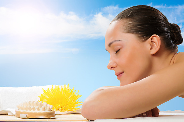 포토 JPG 해외이미지 백인 라이프스타일 손 여자 꽃 감정 얼굴 백그라운드 신체 자연 건강 한명 성인 빛 쌓기 스파 화목 목욕 화장품 신선 씻기 소프트포커스 누드 피부 크림 순수 피부관리 보케 아로마 내추럴 돌봄 블러 치유 해외202004 해외202105 해외포토 서양인 식물 1 컨셉 모션 촬영기법 사람 생활 신체부위 뷰티 청결 생태계 파일형식