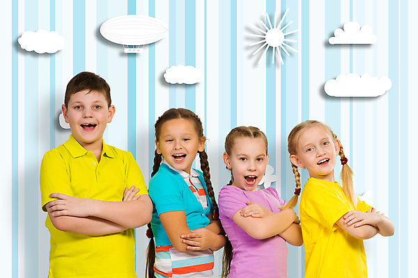 포토 JPG 해외이미지 백인 라이프스타일 응시 여자 행복 어린이 선 티셔츠 함께함 건강 관리 서기 웃음 사람 앉기 여러명 친구 파티 우정 그룹 시원함 긍정 고립 줄서기 많음 해외202004 해외202105 해외포토 서양인 시선 감정 다수 컨셉 셔츠 관계 모션 표정 이벤트 생활 파일형식