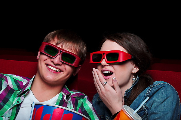 포토 JPG 해외이미지 백인 라이프스타일 커플 응시 여자 남자 행복 산업 안경 컨셉 의자 모션 실내 사람 앉기 성인 두명 빨간색 빛 검은색 어둠 관찰 그룹 날짜 군중 영화관 먹기 필름 영화 즐거움 명상 그림 팝콘 영사기 줄서기 유흥 해외202004 해외202105 해외포토 서양인 시선 잡화 감정 컬러 가구 관계 문화예술 내부 생활 극장 파일형식