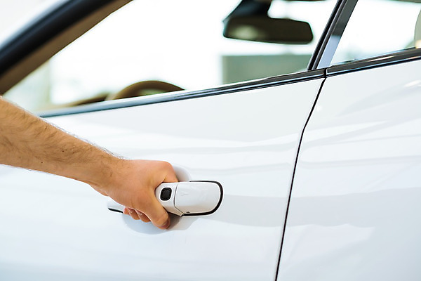 포토 JPG 해외이미지 손 남자 부분 손가락 자동차 추상 새로움 자물쇠 손잡이 사람없음 야외 문 펼침 잡기 오픈 운전사 당기기 닫기 고객 심볼 호기심 잠금 딜러 팔 편리함 스타일 세련 해외202004 해외202105 해외포토 직업 감정 육상교통 컨셉 무늬 모션 사람 신체부위 보안 파일형식