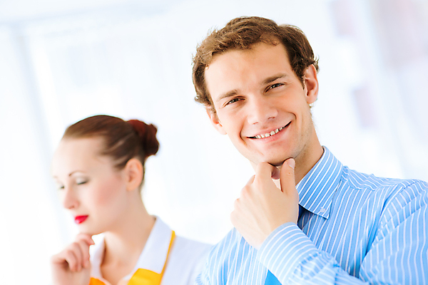 포토 JPG 해외이미지 직업 손 남자 행복 무기 백그라운드 비즈니스 사업가 성공 관리 미소 사람 정장 성인 두명 금융 사무실 흰색 비즈니스맨 자신감 상담원 대표 종업원 중개인 스마트 동료 리더 경영 관리자 정중 해외202004 해외202105 해외포토 옷 감정 컬러 컨셉 관계 표정 신체부위 경제 직장인 사무원 파일형식