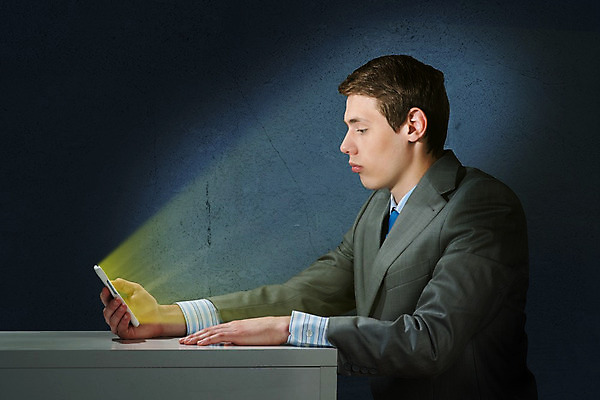 포토 JPG 해외이미지 손 디자인 남자 백그라운드 컨셉 인터넷 비즈니스 통신 손가락 모바일 미래 새로움 미술 한명 사람 파란색 스마트폰 컴퓨터 글로벌 사무실 알약 디지털 스크린 웹 우정 터치 정보 잡기 비즈니스맨 그물 네트워크 그룹 이메일 어플리케이션 연결 무선전화기 분석 전자 패드 소셜 해외202004 해외202105 해외포토 1 컬러 모션 문화예술 신체부위 친구 전자제품 핸드폰 스마트기기 약 직장인 전화기 파일형식