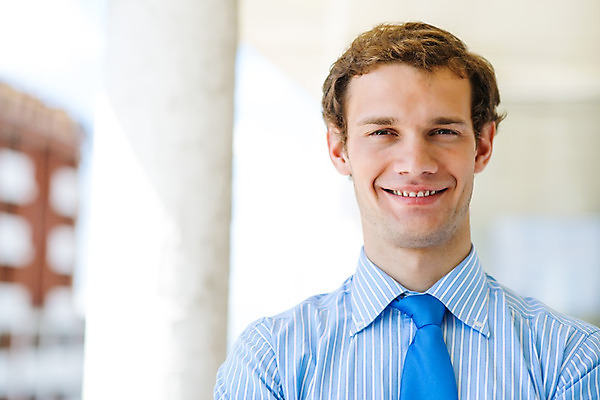 포토 JPG 해외이미지 직업 손 남자 행복 무기 백그라운드 비즈니스 사업가 성공 관리 한명 미소 사람 정장 성인 금융 사무실 흰색 비즈니스맨 자신감 상담원 대표 종업원 중개인 스마트 동료 리더 경영 관리자 정중 해외202004 해외202105 해외포토 1 옷 감정 컬러 컨셉 관계 표정 신체부위 경제 직장인 사무원 파일형식