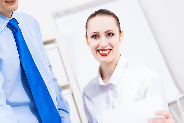 포토 JPG 해외이미지 백인 여자 남자 행복 비즈니스 사업가 통신 탁자 성공 회의 설명 미소 사람 앉기 동양인 20대 성인 두명 30대 노트북 컴퓨터 계산기 직장인 비즈니스맨 비즈니스우먼 그룹 상담원 종업원 고객 책상 동료 문서 바쁨 경영 조언 해외202004 해외202105 해외포토 서양인 직업 감정 가구 컨셉 관계 모션 문구용품 표정 인종 청년 장년 전자제품 장비 사무원 파일형식