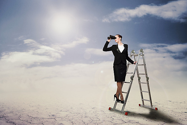 포토 JPG 해외이미지 백인 구름 직업 1 응시 여자 컨셉 비즈니스 사다리 자연 하늘 성공 미래 노동자 한명 사람 성인 야외 환경 쌍안경 성장 관찰 비즈니스우먼 자신감 분석 검색 경영자 기회 사냥 비전 해결 스파이 패기 혼자 해외202004 해외202105 해외포토 자연요소 서양인 시선 감정 모션 망원경 도구 직장인 리더 생태계 파일형식