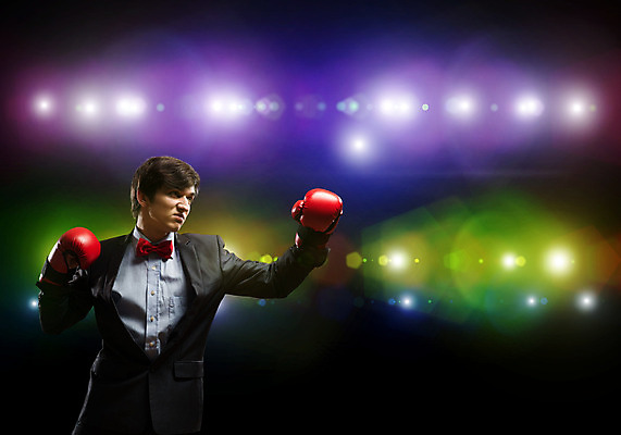 포토 JPG 해외이미지 백인 직업 손 남자 스포츠 포즈 장갑 백그라운드 컨셉 비즈니스 사업가 성공 넥타이 노동자 한명 서기 사람 정장 성인 빨간색 상자 사무실 검은색 힘 경쟁 주먹 권투 흰색 비즈니스맨 충돌 경영자 싸움 경영 정중 킥복싱 해외202004 해외202105 해외포토 서양인 1 잡화 옷 컬러 모션 신체부위 격투기 직장인 리더 파일형식