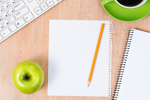 포토 JPG 해외이미지 교육 종이 커피 백그라운드 돈 인터넷 비즈니스 통신 탁자 직장 사람없음 목재 책 금융 컴퓨터 터치패드 사무실 알약 펜 디지털 스크린 모니터 공백 장비 흰색 키보드 신선 업무 메시지 뉴스 플랫 전자책 사과 휴대용 무선전화기 전자 멀티미디어 설정 패드 터치스크린 해외202004 해외202105 해외포토 나무 음료 컬러 가구 과일 회사 재료 경제 전자제품 필기구 약 작업 재산 전화기 오브젝트 파일형식